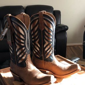 Boots size 9.5